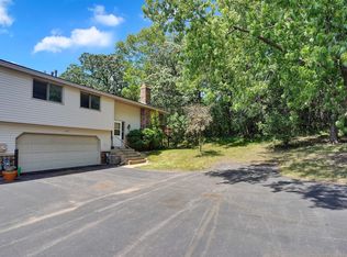 1637 Hickory Ln, Eagan, MN 55122
