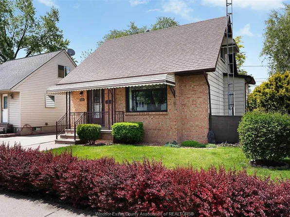1383 Tourangeau Rd, Windsor, ON N8Y 4J1