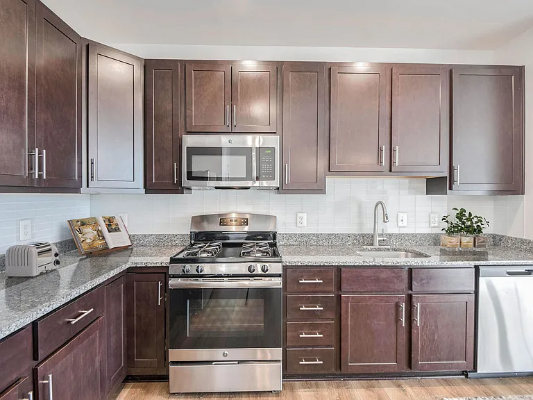 Avanti Luxury Apartments — Photo 41