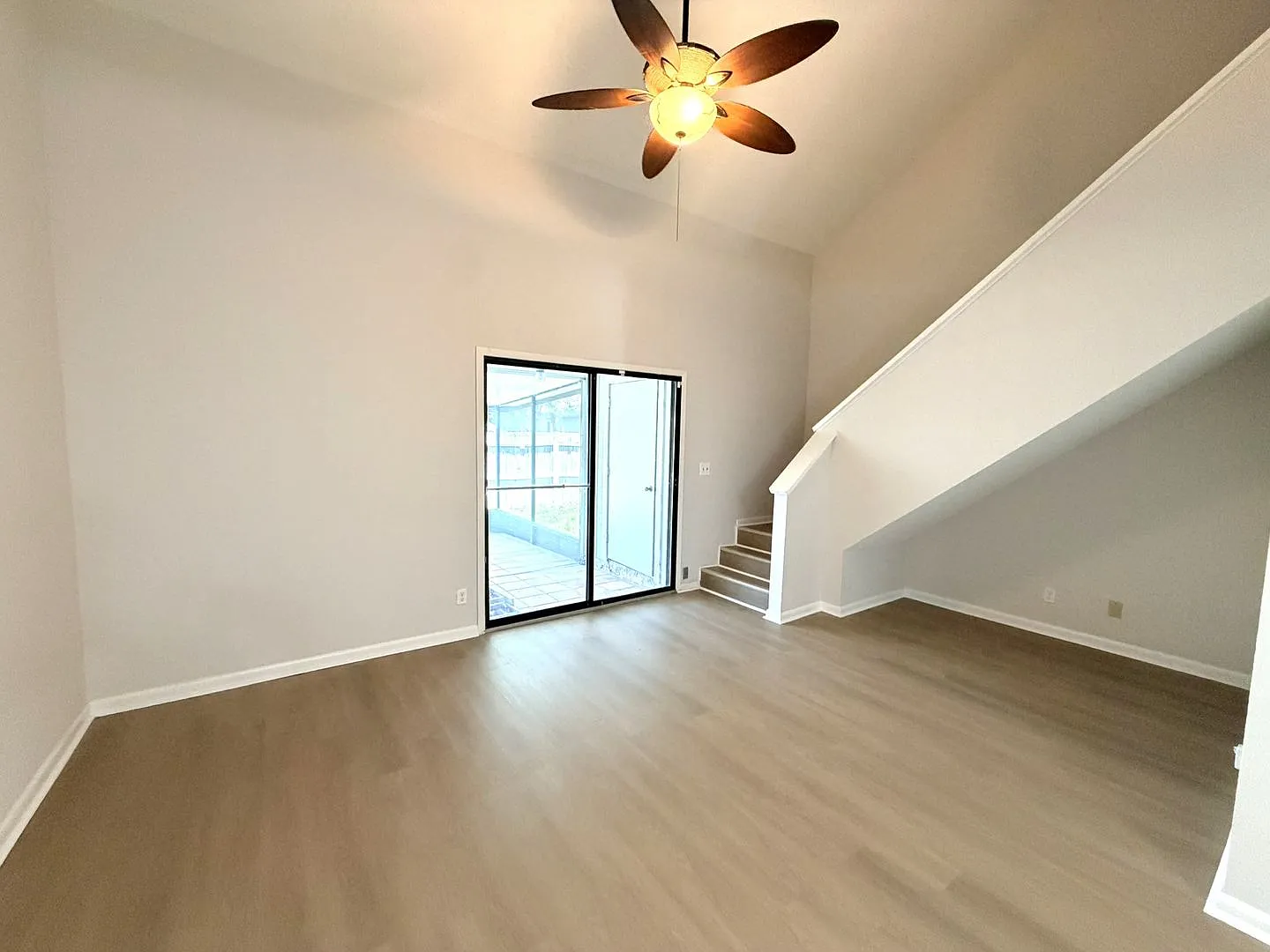 2 Bedroom / 2 Bathroom Whispering Pines Townhome — Photo 2