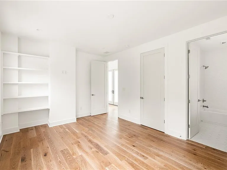 10904 Serenbe Ln — Photo 13