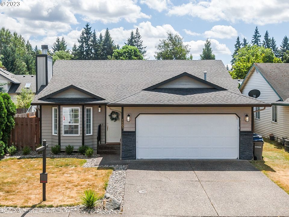 1st image of 1805 NE 151st Cir