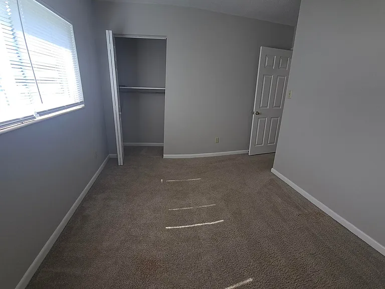 712 Newport Dr — Photo 22