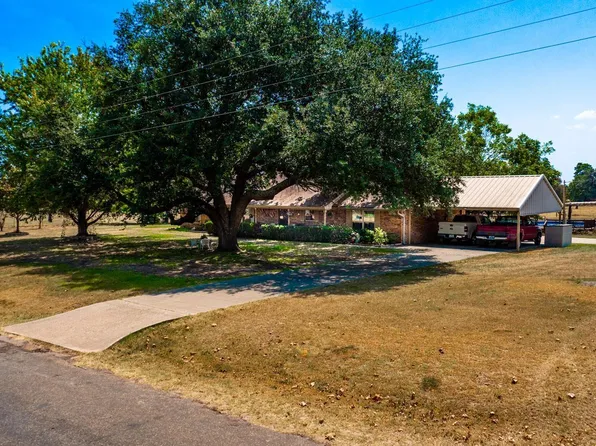 2913 Silk Tree Rd, Gladewater, TX 75645