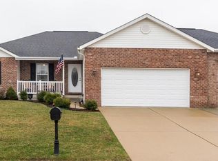 4804 Oak Falls Dr, Waterloo, IL 62298