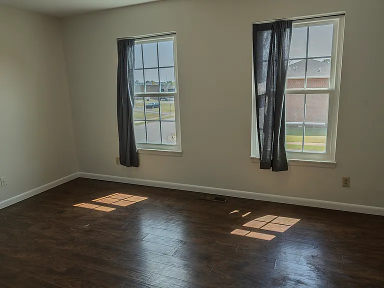 707 Walker Rd — Photo 32