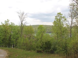 559 Summers Rd, La Follette, TN 37766