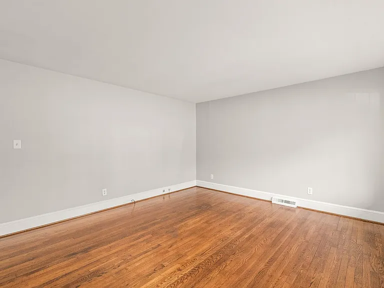 4914 Kistler Ave — Photo 3
