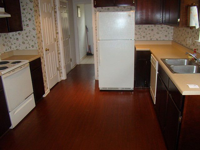 2nd image of 306 Clairemore Cir