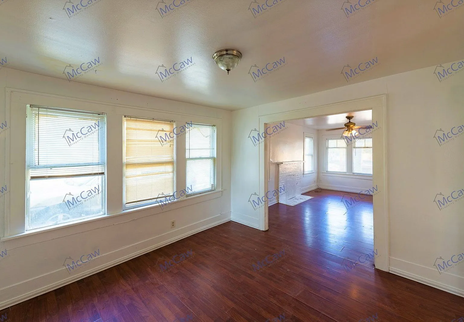 2 bed, 1.0 bath, 912 sqft, $900 — Photo 3