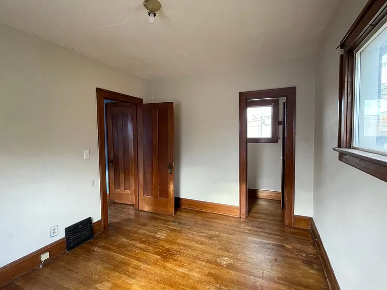 5273 Pearl Rd — Photo 18