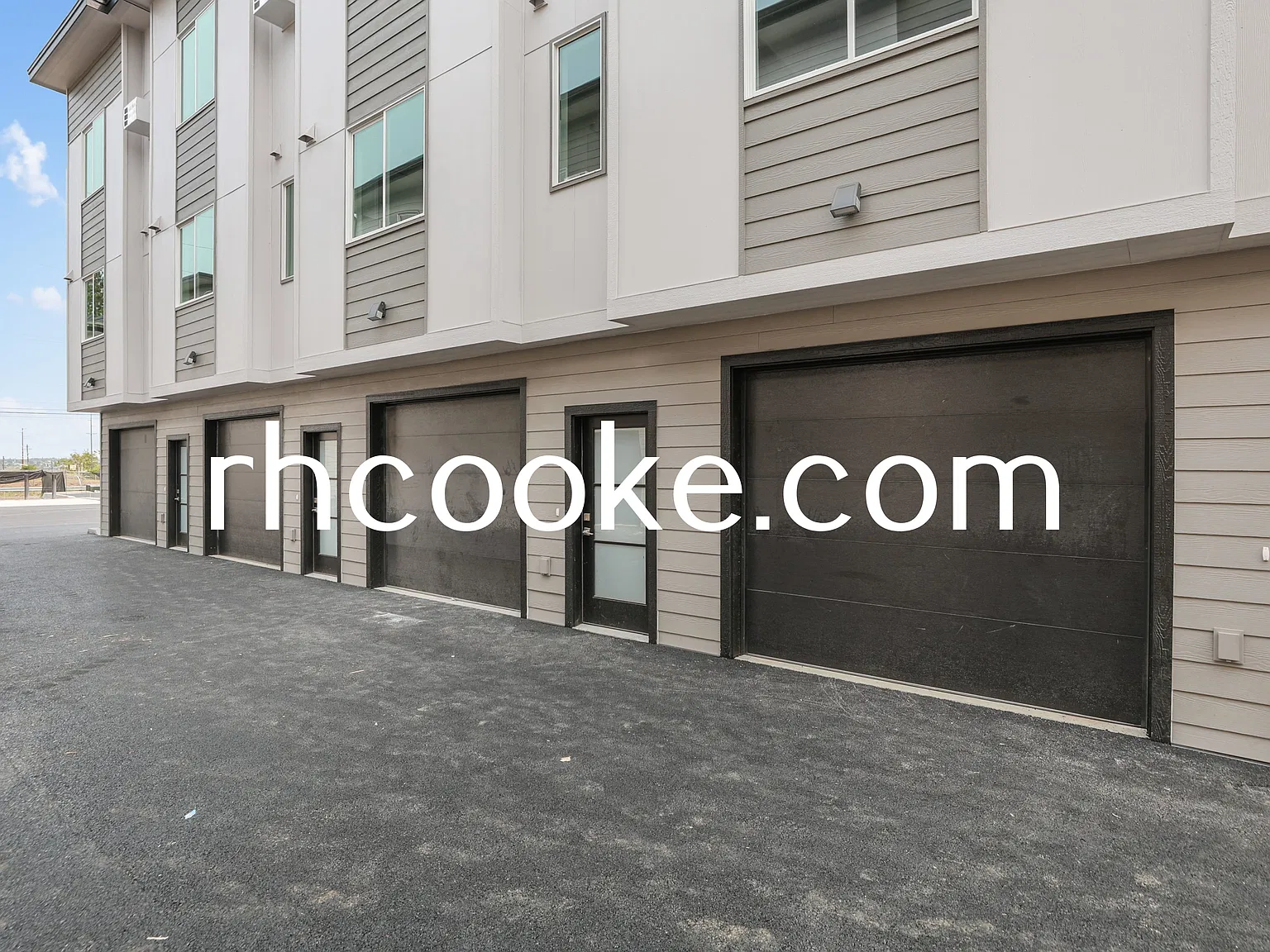 2 bed, 1355 sqft, $1,750 — Photo 2