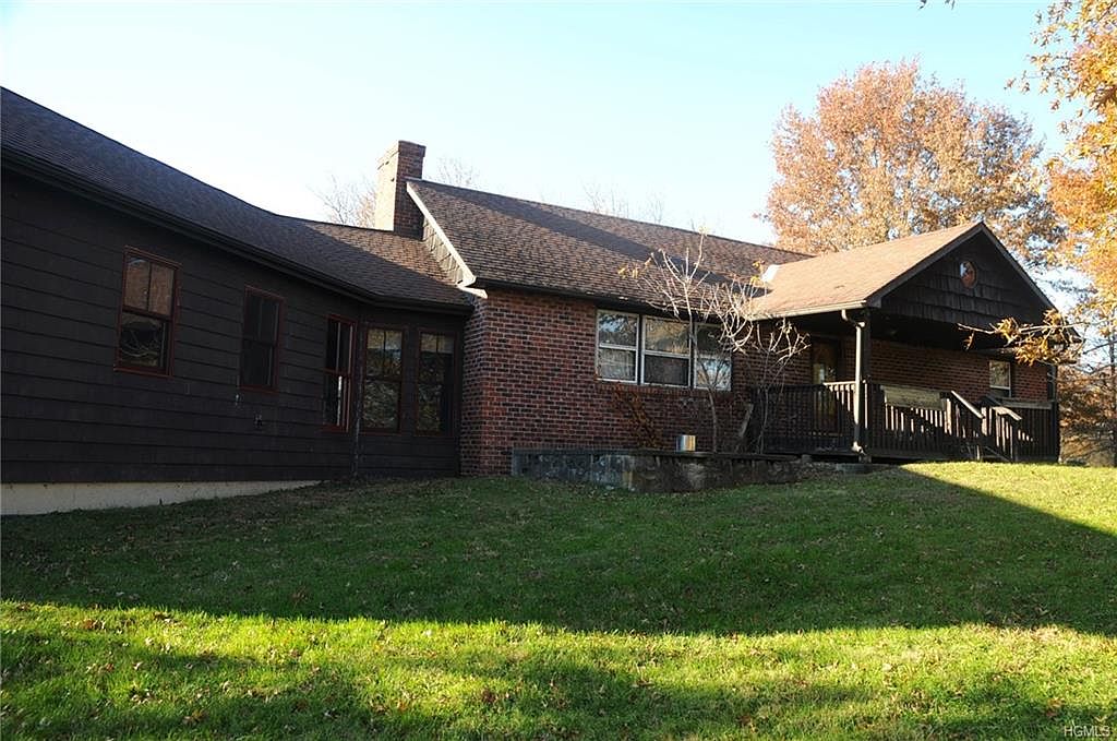 1708 Albany Post Rd, Wallkill, NY 12589 Zillow