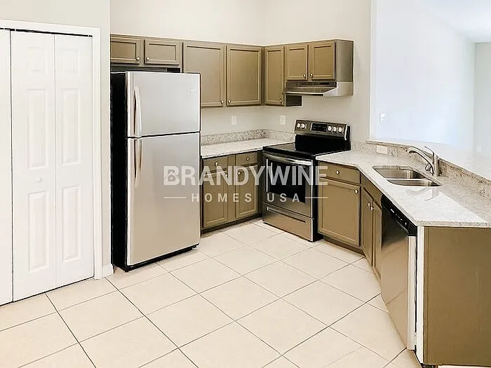 424 S Candler Ave — Photo 6