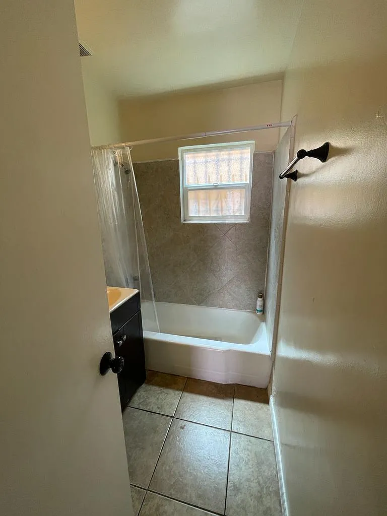 1 bed, 610 sqft, $1,545 — Photo 3