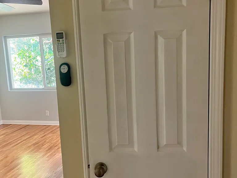 1391 N Altadena Dr #B — Photo 6