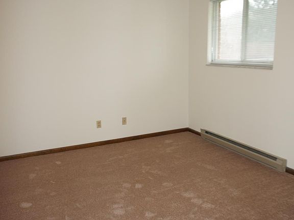 4th image of 28 Stewart Park APT G
