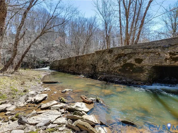 14 Ca Ira Rd, Cumberland, VA 23040