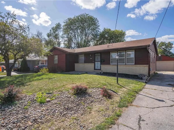 2908 E 40th Ct, Des Moines, IA 50317