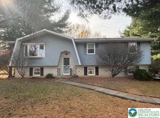 1270 Minesite Rd, Allentown, PA 18103