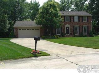 25212 Old Depot Ct, Grosse Ile, MI 48138