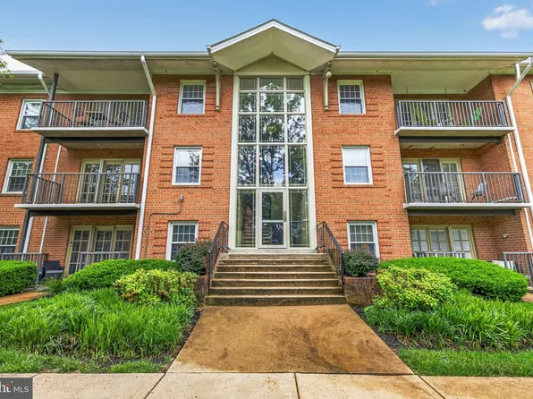 3334 Spring Ln APT B30, Falls Church, VA 22041