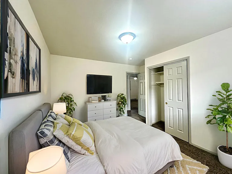 4338 N Chestnut St. — Photo 4