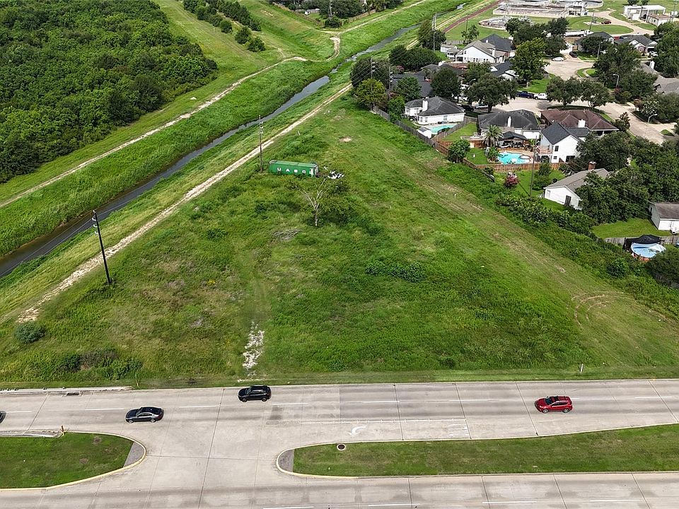 2nd image of 6501 Greenhouse Rd