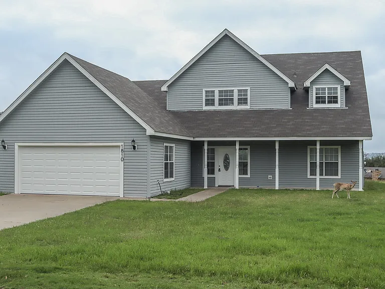 1810 Mesa Oaks Cir — Photo 3