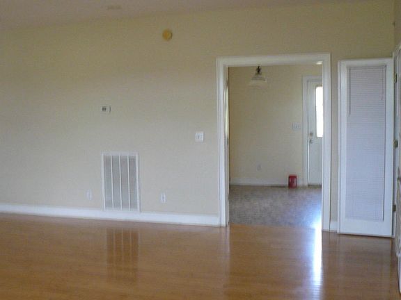 5th image of 265 Kirk Cir