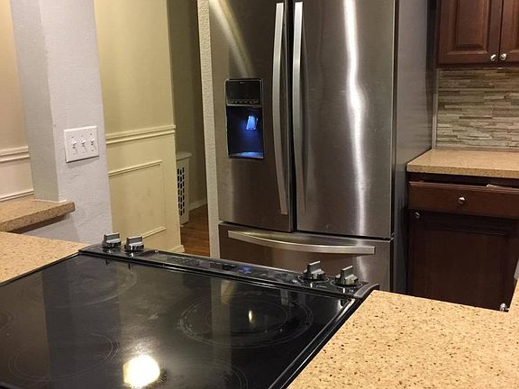 3rd image of 12735 NE 116th Ln APT H2