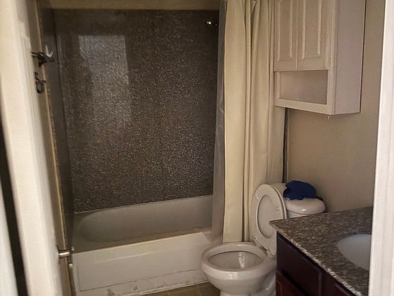 3rd image of 5008 River Glen Dr Unit 137