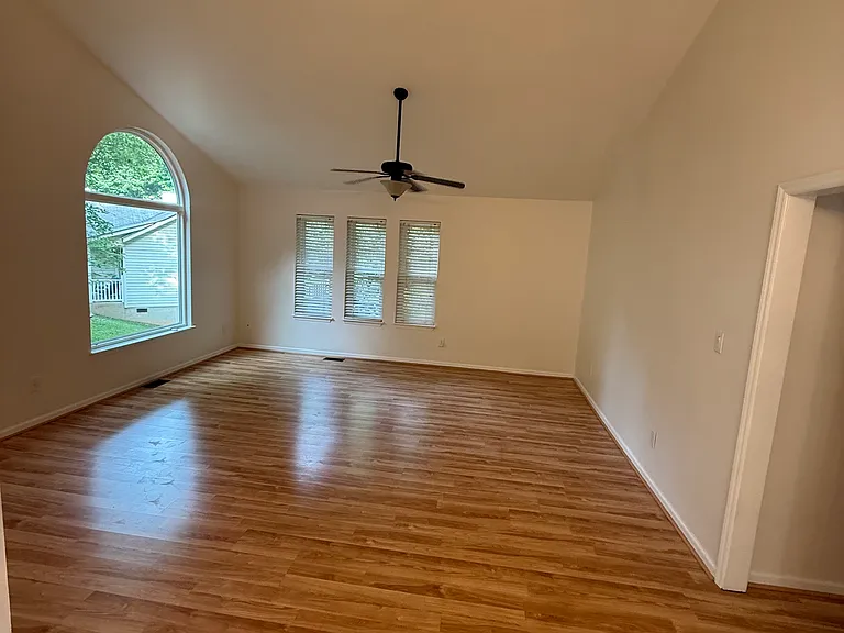 8001 Maxwelton Dr — Photo 8