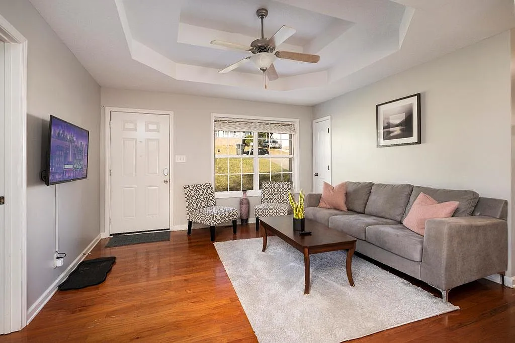 3 bed, $2,654 — Photo 1