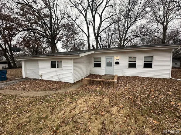6837 Saint Olaf Dr, Saint Louis, MO 63134