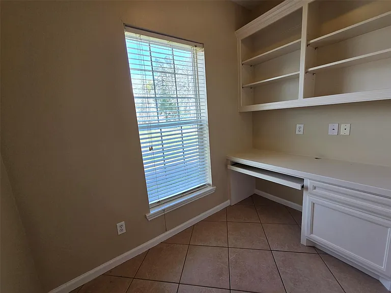 928 Runneburg Rd — Photo 24
