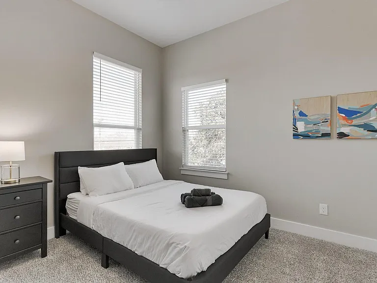 3420 Nomas St — Photo 29