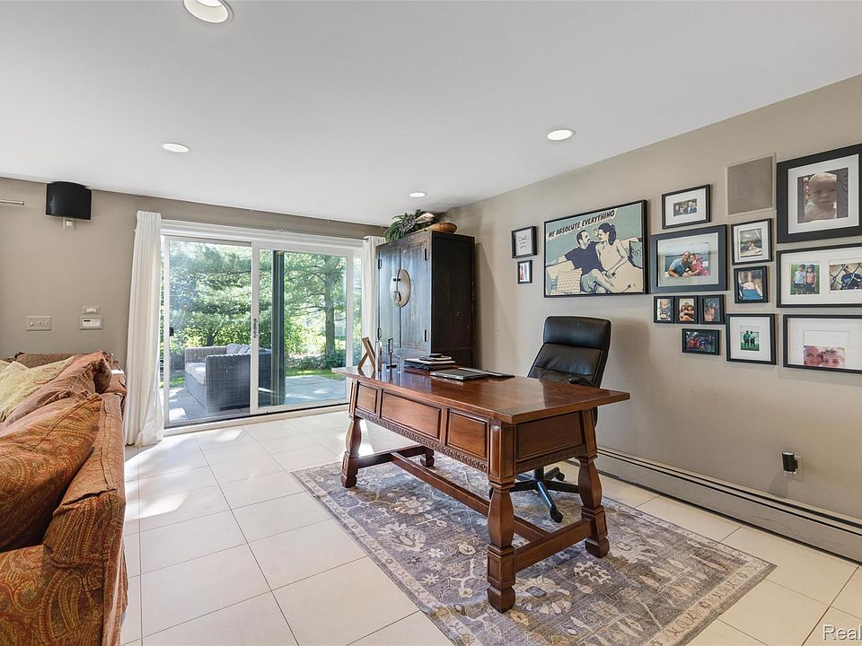 285 Leota Blvd, photo 26