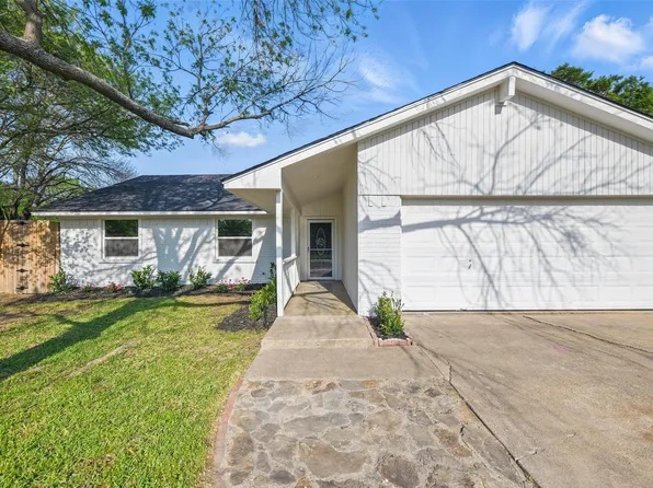 104 Southmeadow Dr, Sanger, TX 76266