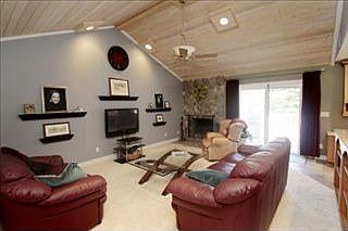 3rd image of 117 Elsinore Ln