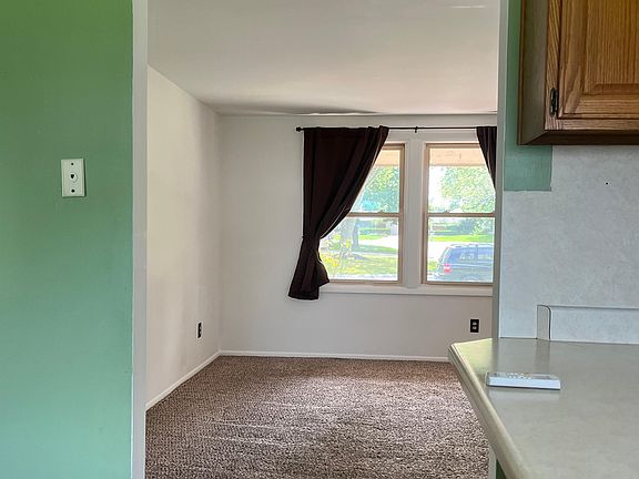 4th image of 6103 Glenview Dr