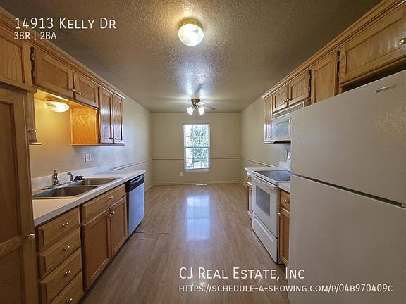 2nd image of 14913 Kelly Dr