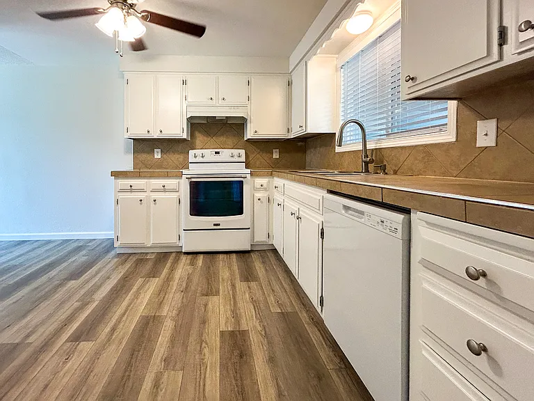 1488 Warbler Dr SE — Photo 5