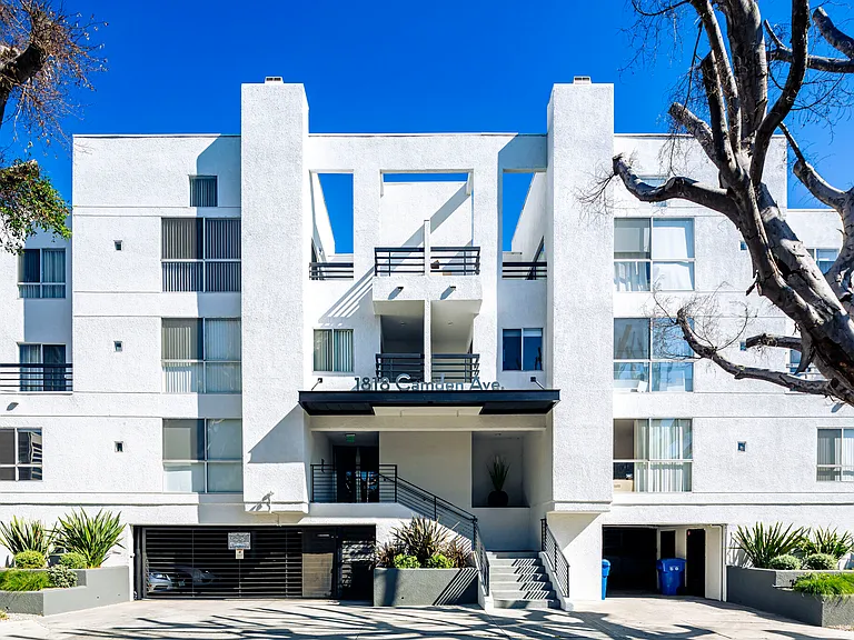 1818 Camden Ave — Photo 1