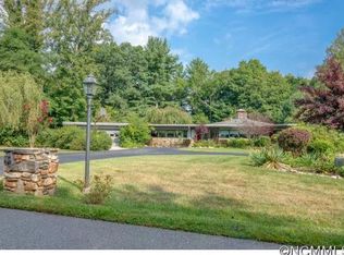 104 White Oak Cir, Black Mountain, NC 28711