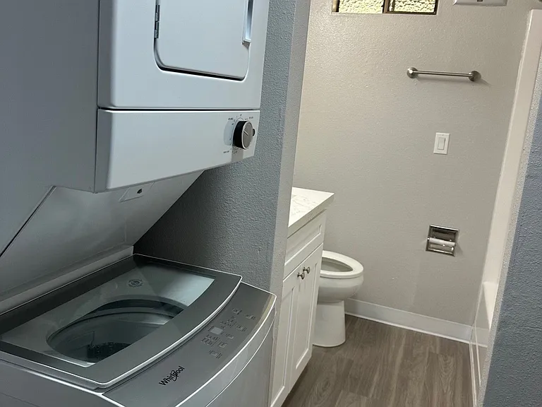 Highline Villas - Renovated 1-Bedroom Apartment | Steps from Downtown Burien — Photo 8