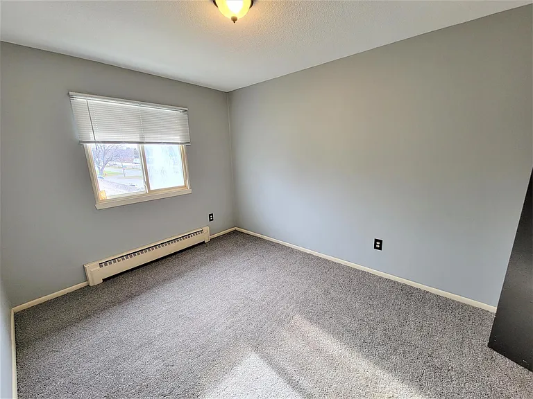 5025 University Ave NE #10 — Photo 6