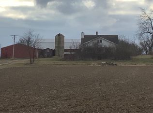 7677 Centerville Rd, Capron, IL 61012