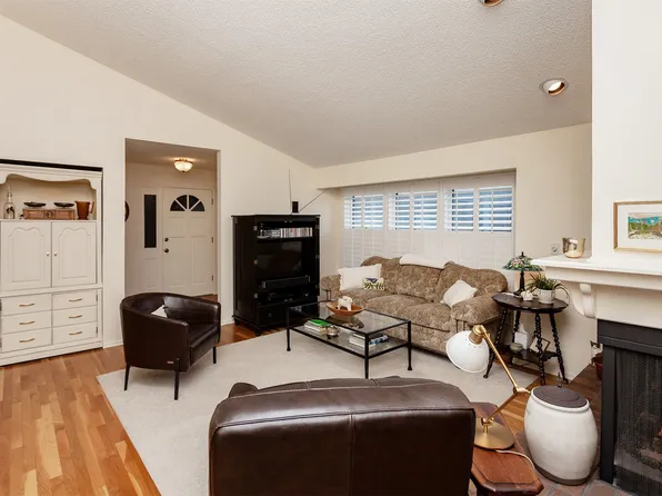 6172 Terrace Dr #14, Johnston, IA 50131