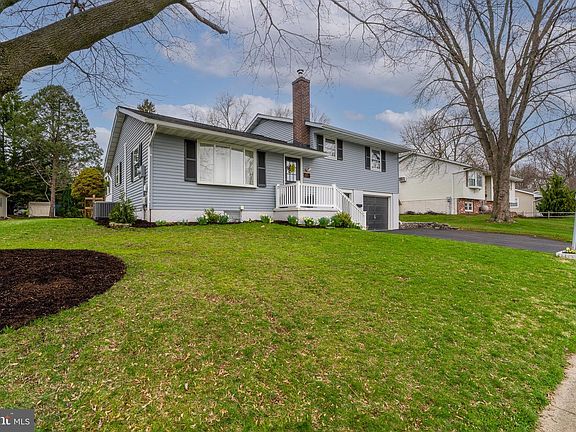 3rd image of 17 Briarcliff Rd